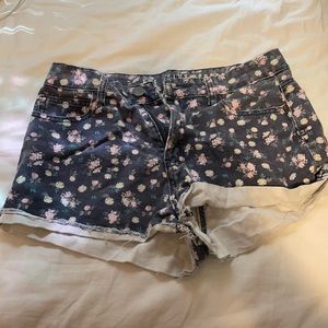 Cotton On floral shorts
